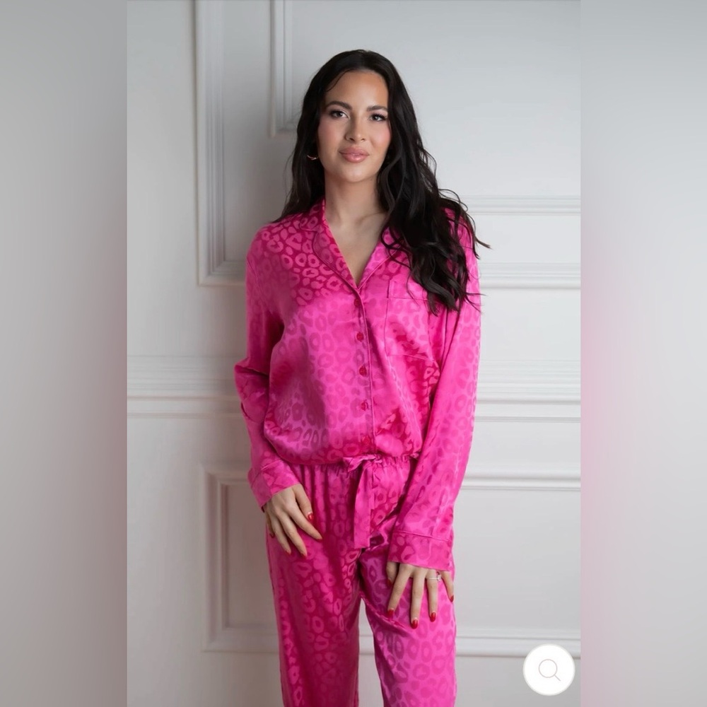 NWT Rachel Parcell Satin Jacquard Cheetah Long Sleeve Pajama Set Hot Pink XS - Picture 3 of 15